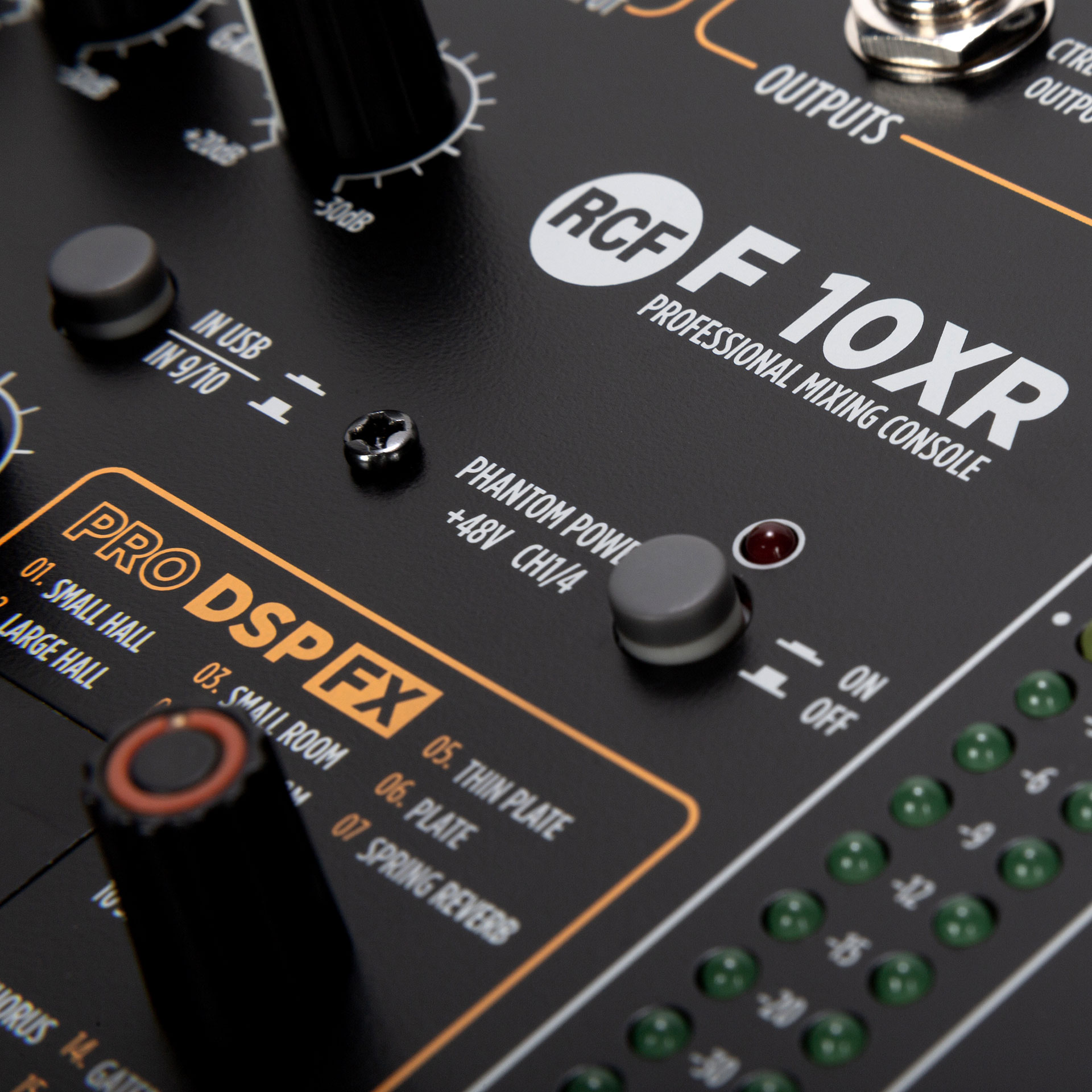 F 10XR 10-channel mixing console with multi-FX & Recording